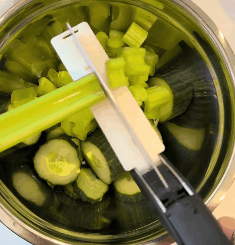 2-in-1 Kitchen Scissors with Built-in Cutting Board